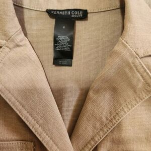 Kenneth Cole women's Beige jacket - Size 6, Classic Style .